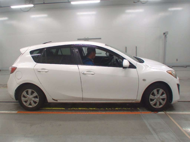 MAZDA AXELA 2011