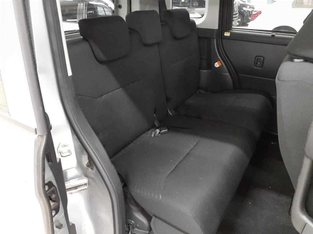 TOYOTA ROOMY 2020