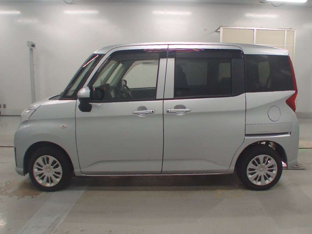 TOYOTA ROOMY 2020