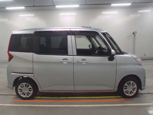 TOYOTA ROOMY 2020