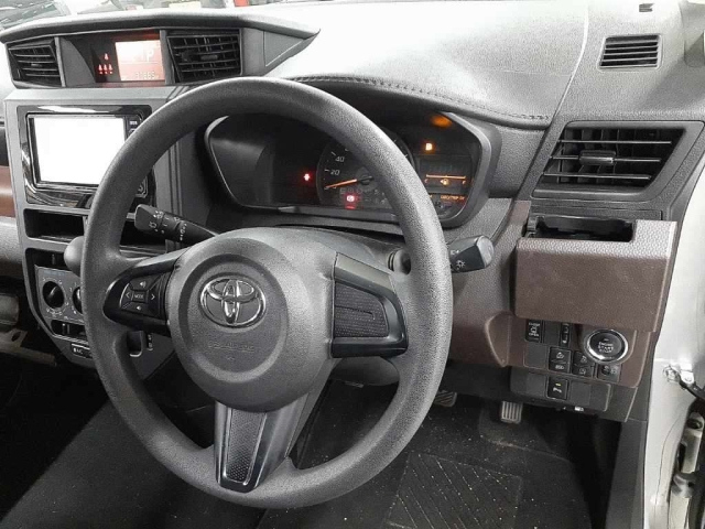 TOYOTA ROOMY 2020