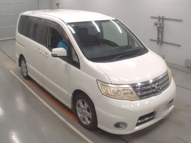 NISSAN SERENA 2010