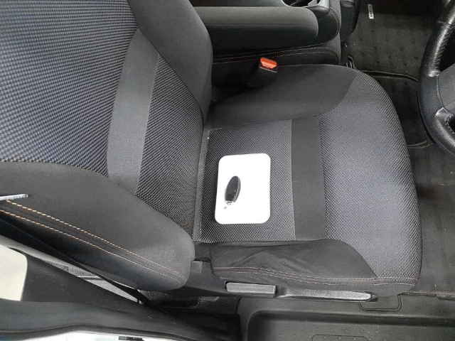 NISSAN SERENA 2010