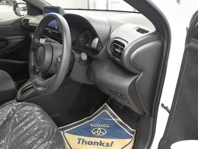 TOYOTA YARIS 2025