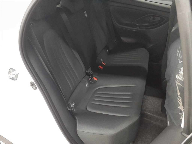 TOYOTA YARIS 2025