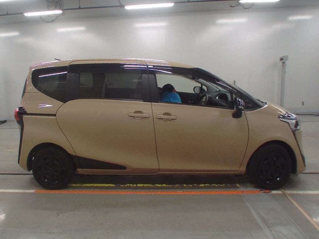 TOYOTA SIENTA 2022