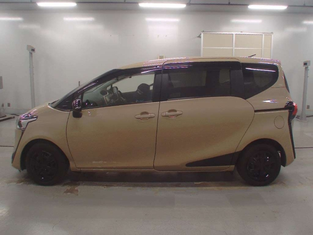 TOYOTA SIENTA 2022