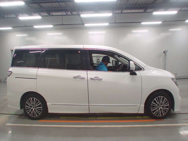 NISSAN ELGRAND 2021
