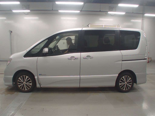 NISSAN SERENA 2014