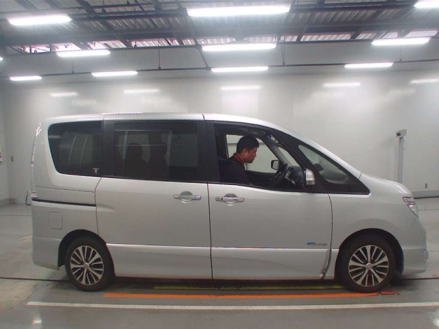NISSAN SERENA 2014