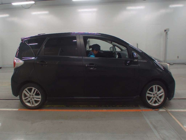 TOYOTA RACTIS 2011
