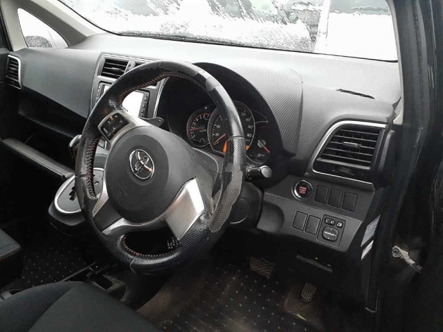 TOYOTA RACTIS 2011