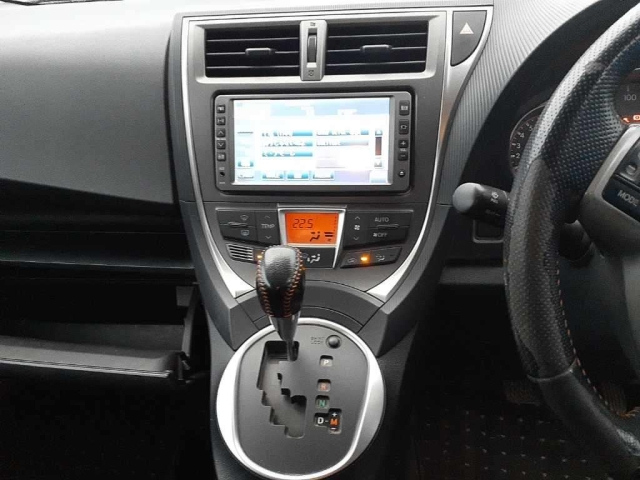 TOYOTA RACTIS 2011