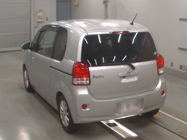 TOYOTA PORTE 2012