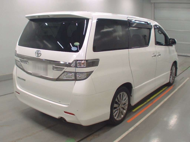 TOYOTA VELLFIRE 2013