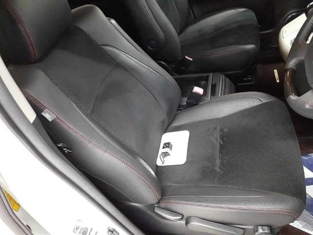 TOYOTA VELLFIRE 2013
