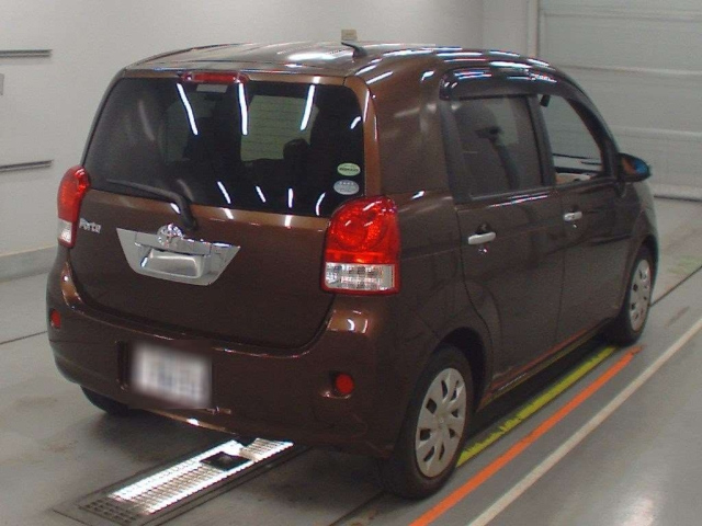 TOYOTA PORTE 2014