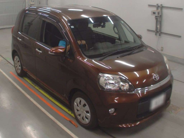 TOYOTA PORTE 2014