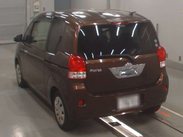 TOYOTA PORTE 2014