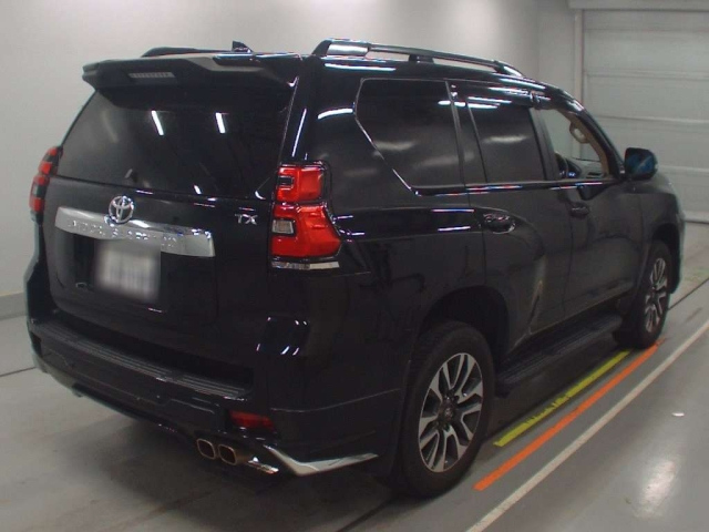 TOYOTA LAND CRUISER PRADO 2023