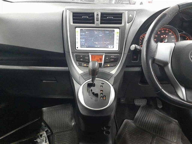 TOYOTA RACTIS 2011