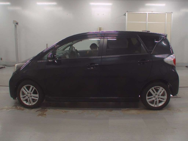 TOYOTA RACTIS 2011