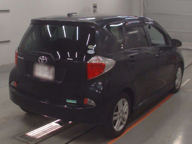 TOYOTA RACTIS 2011