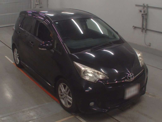 TOYOTA RACTIS 2011