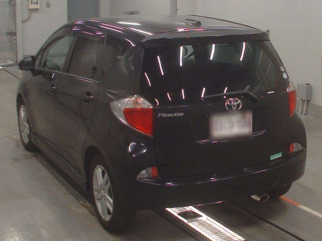 TOYOTA RACTIS 2011