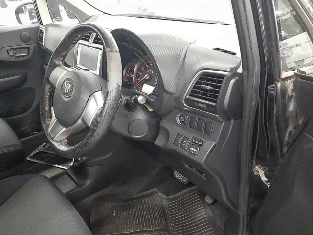 TOYOTA RACTIS 2011