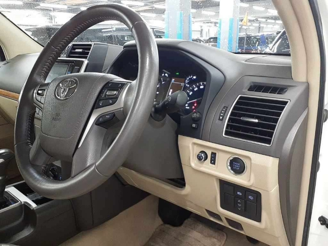 TOYOTA LAND CRUISER PRADO 2020