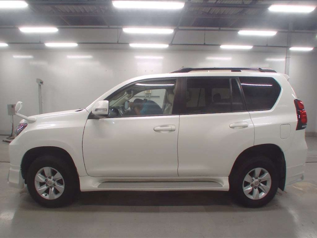 TOYOTA LAND CRUISER PRADO 2020