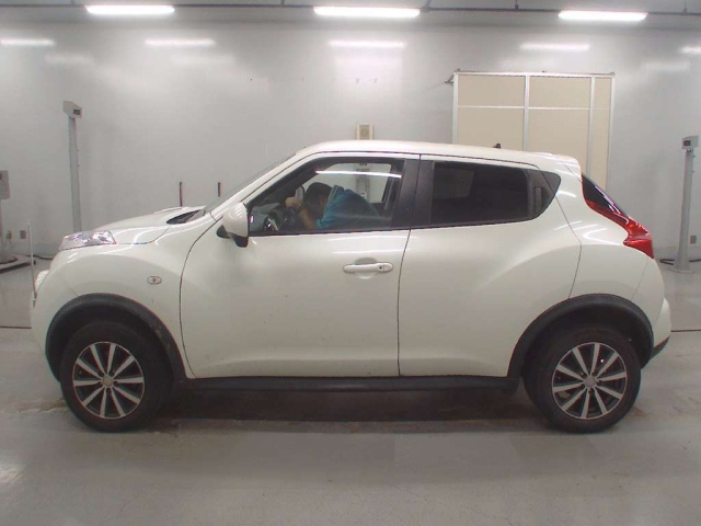 NISSAN JUKE 2011