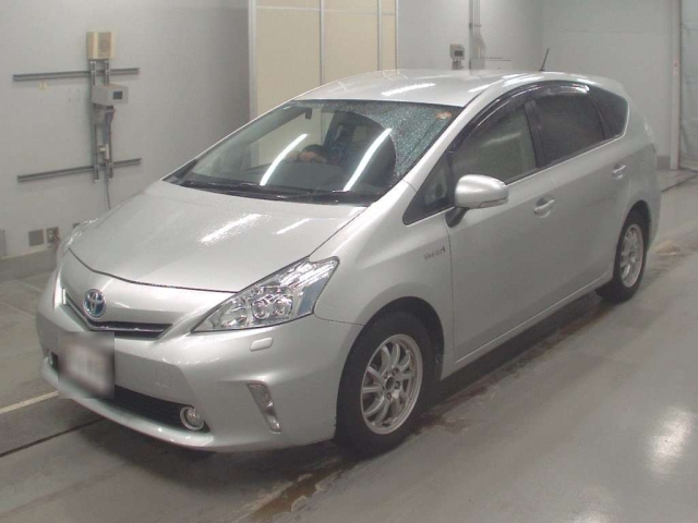 TOYOTA PRIUS ALPHA 2014