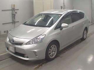 TOYOTA PRIUS ALPHA 2014