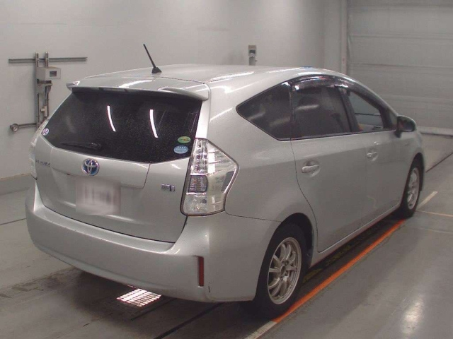TOYOTA PRIUS ALPHA 2014