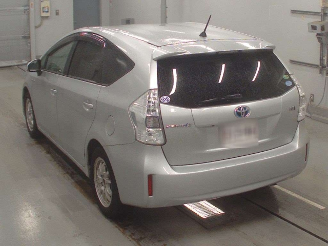 TOYOTA PRIUS ALPHA 2014