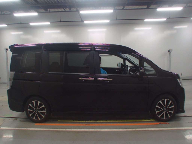 HONDA STEP WAGON 2013