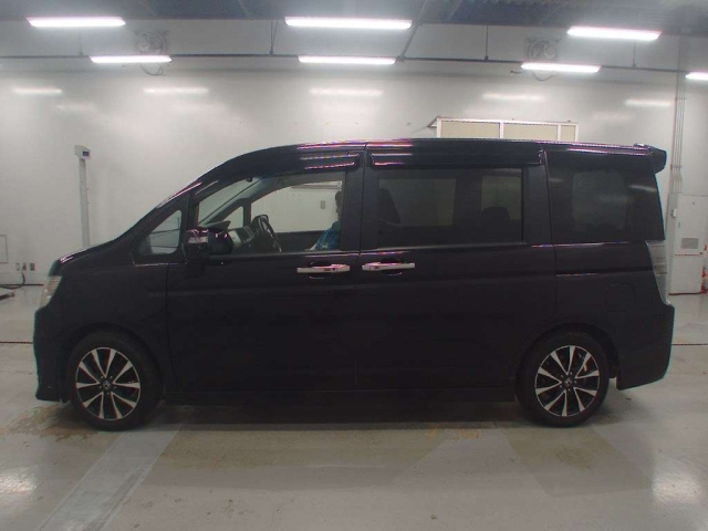 HONDA STEP WAGON 2013