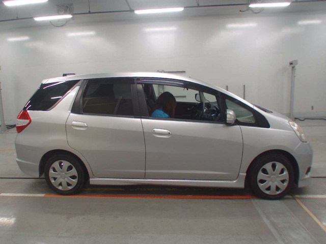 HONDA FIT SHUTTLE 2011