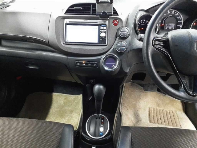 HONDA FIT SHUTTLE 2011