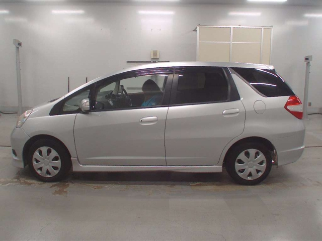 HONDA FIT SHUTTLE 2011