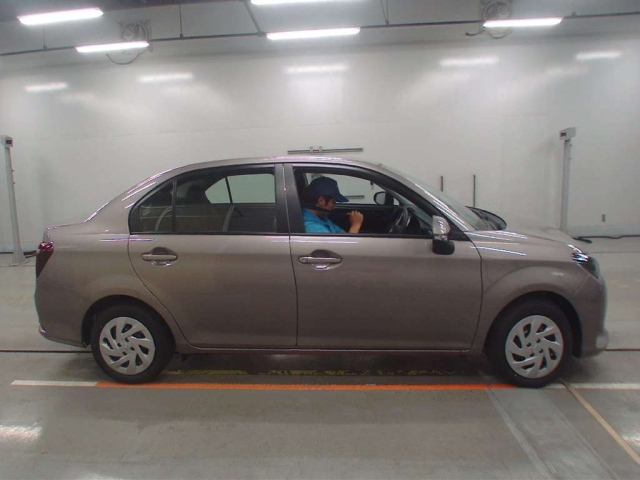 TOYOTA COROLLA AXIO 2025