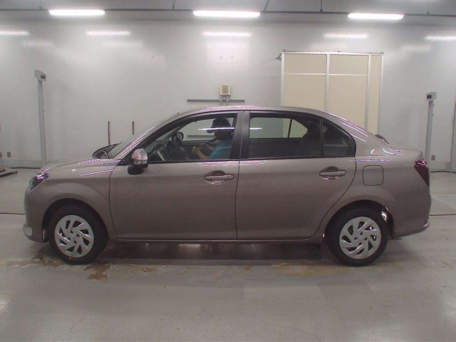 TOYOTA COROLLA AXIO 2025