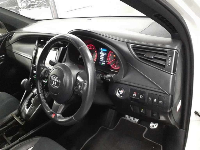 TOYOTA HARRIER 2019