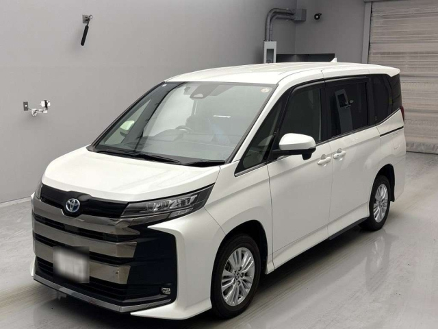 TOYOTA NOAH 2022