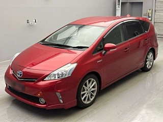 TOYOTA PRIUS ALPHA 2011