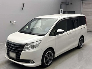 TOYOTA NOAH 2015