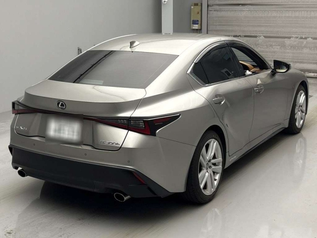 LEXUS IS 2021