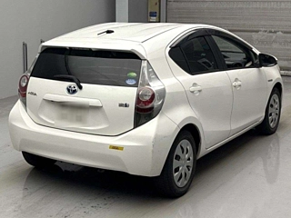 TOYOTA AQUA 2013
